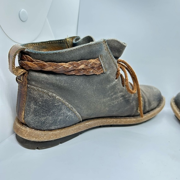 Born Women's Temple II Boot Lace Up Gray and Brown Suede Distressed Bootie SZ 8 - Picture 7 of 14